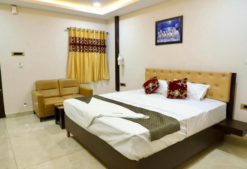 Номер Deluxe, Gokulam Grand