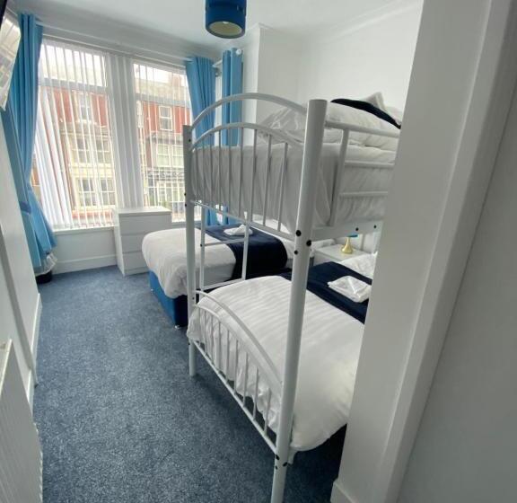 Economy Triple Room, The New Atlas