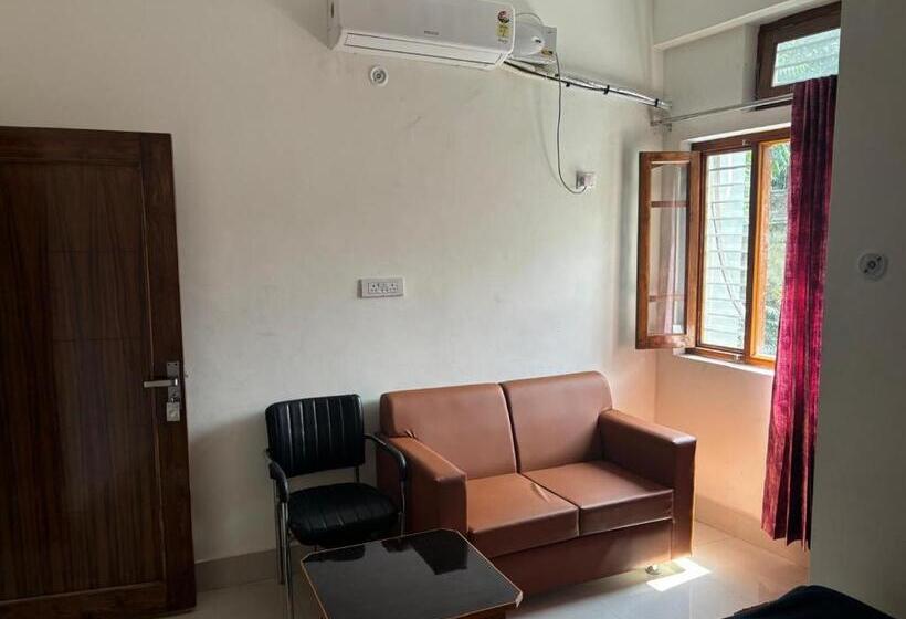 标准间, Saurabh Srikot Srinagar Garhwal Uttrakhand