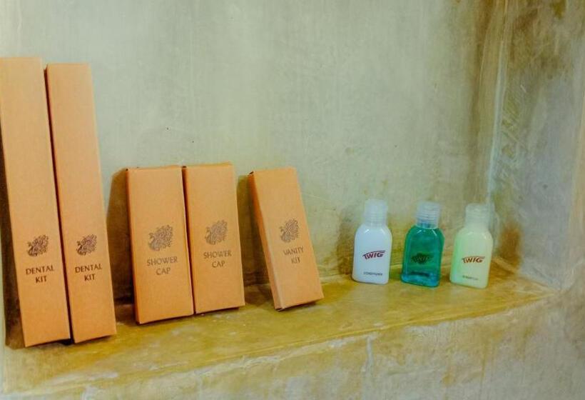 اتاق استاندارد با چشم‌انداز دریاچه, Sigiri Lanka Resort