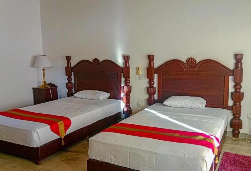 اتاق استاندارد سه نفره, Sigiri Lanka Resort
