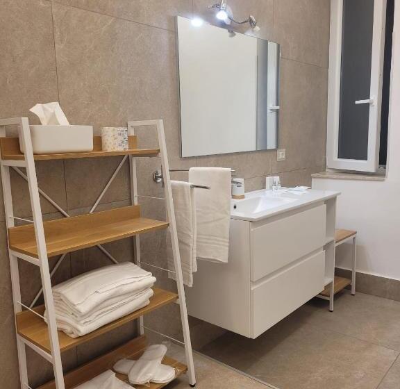 اتاق سوپریور با تخت بزرگ, Trinacria Luxury B&b
