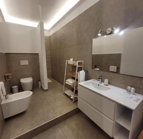 اتاق سوپریور با تخت بزرگ, Trinacria Luxury B&b