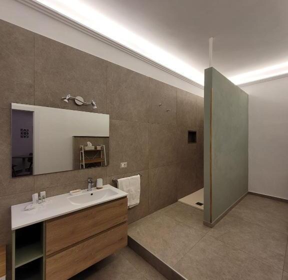 اتاق استاندارد با تخت بزرگ, Trinacria Luxury B&b