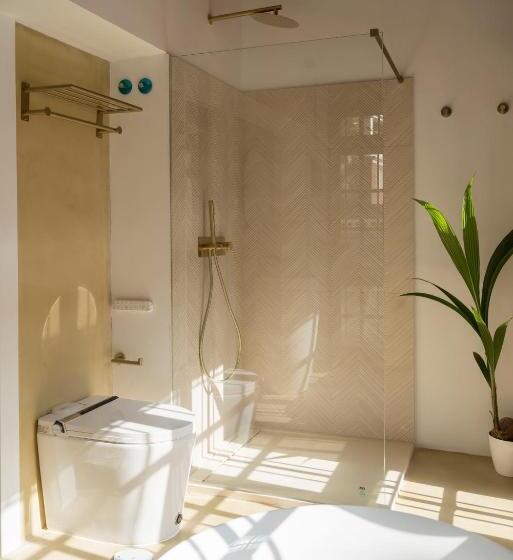 سوئیت پرزیدنت, La Moderna Suites