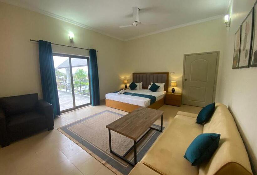 اتاق اجرایی سه نفره, Qayam Resort Islamabad