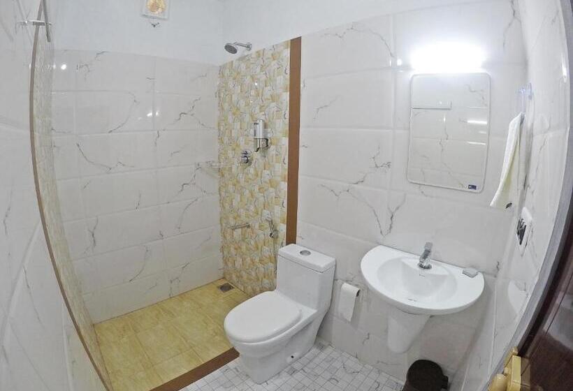 디럭스 룸, Sapphire Club Cherai Beach Villa