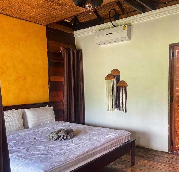 Номер Superior, Natu Hut Farm Stay & Cafe  Chiang Mai