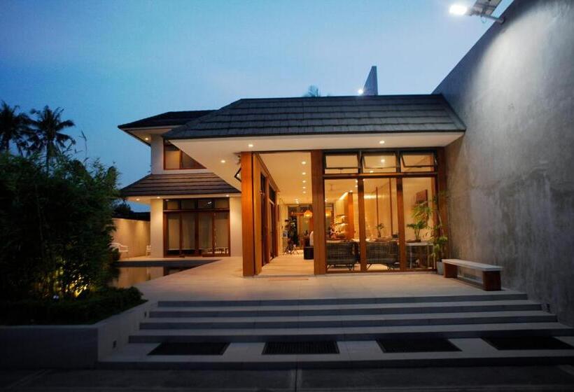 Дом 1 Спальня, The Spring House