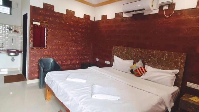 Номер Deluxe, Red Stone Haritage Baga Goa
