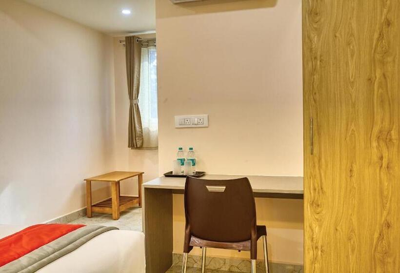 标准间, Stay On The Way Near Bangalore Airport