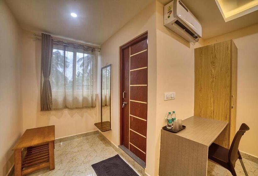 标准间, Stay On The Way Near Bangalore Airport