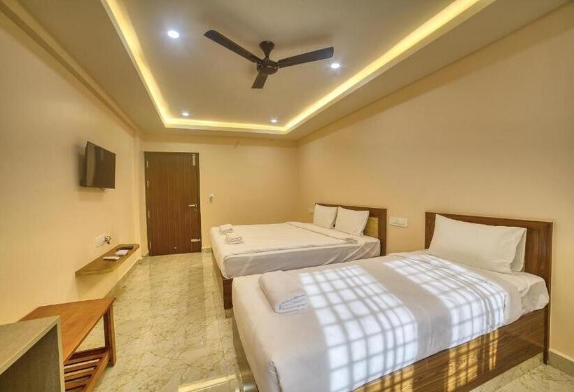 标准三人间, Stay On The Way Near Bangalore Airport