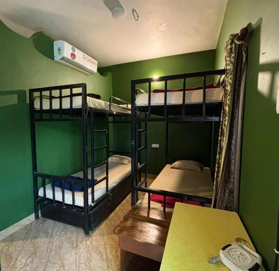 共用房间的床, Baba Hostel