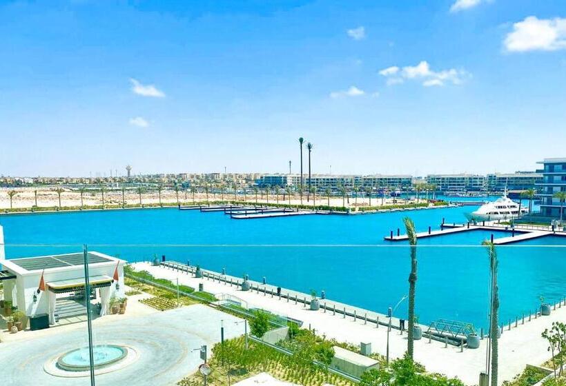 سوییت سوپریور با چشم‌انداز دریا, Serviced Apartments At Address Beach Resort Marassi