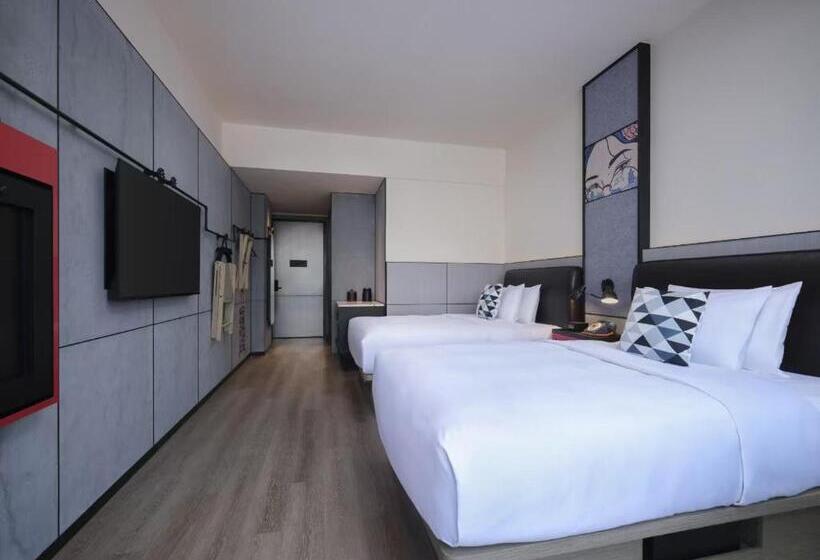 Номер Стандарт, Moxy Ningbo Old Bund