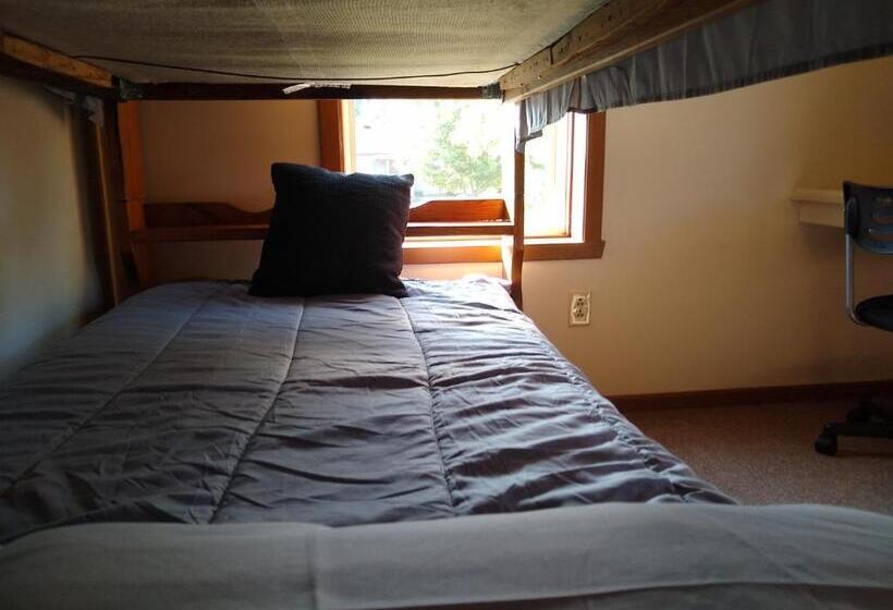 Номер Deluxe, All American Grill B&b Clarion Penn Prime