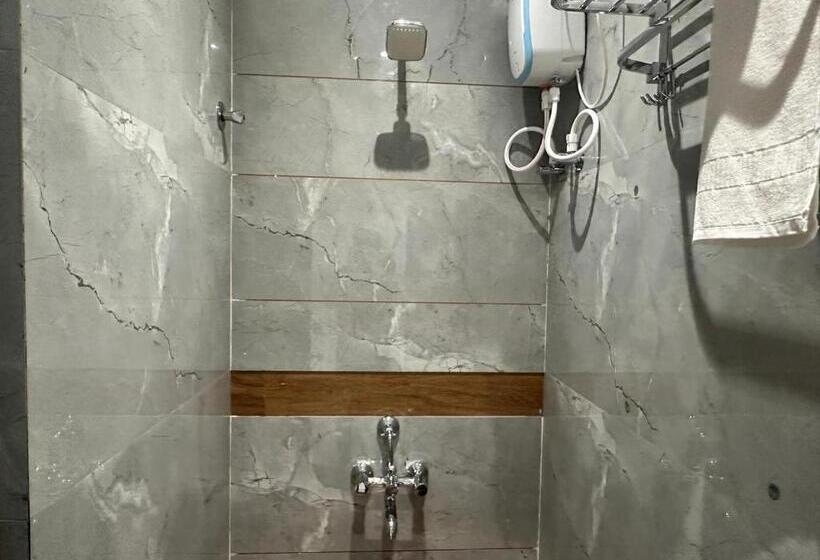 Люкс, Leo Deluxe & Suite Room