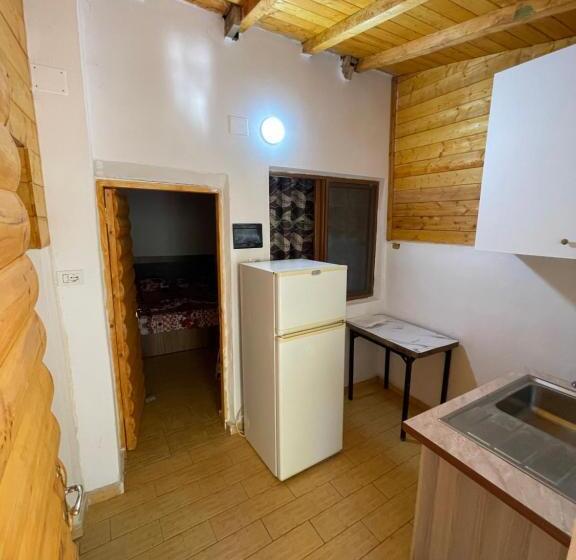 Апартаменты 1 Спальня, Perla Restorant Divjakë