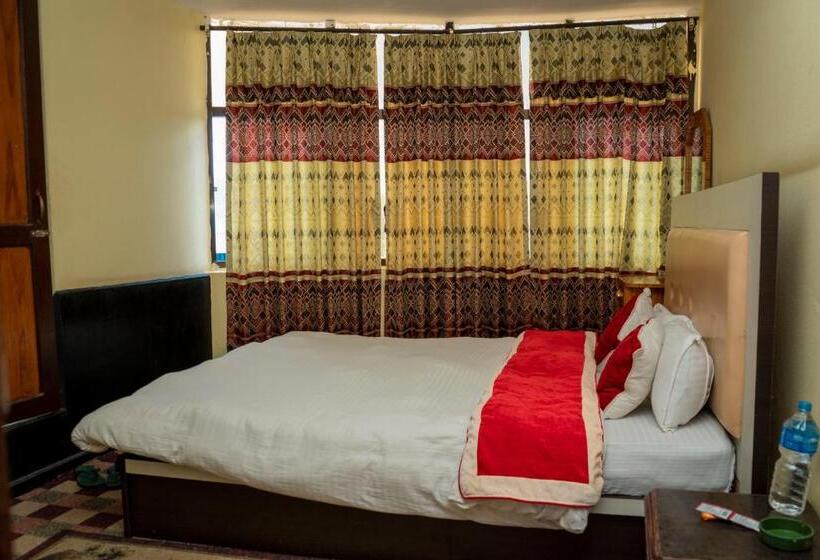 اتاق اکونومی, Laxmi Lodge, Charikot