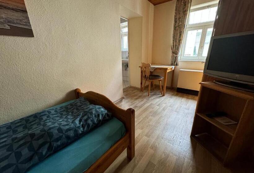 Номер Стандарт Индивидуальный, Zur Goldenen Krone Pension Stadtallendorf
