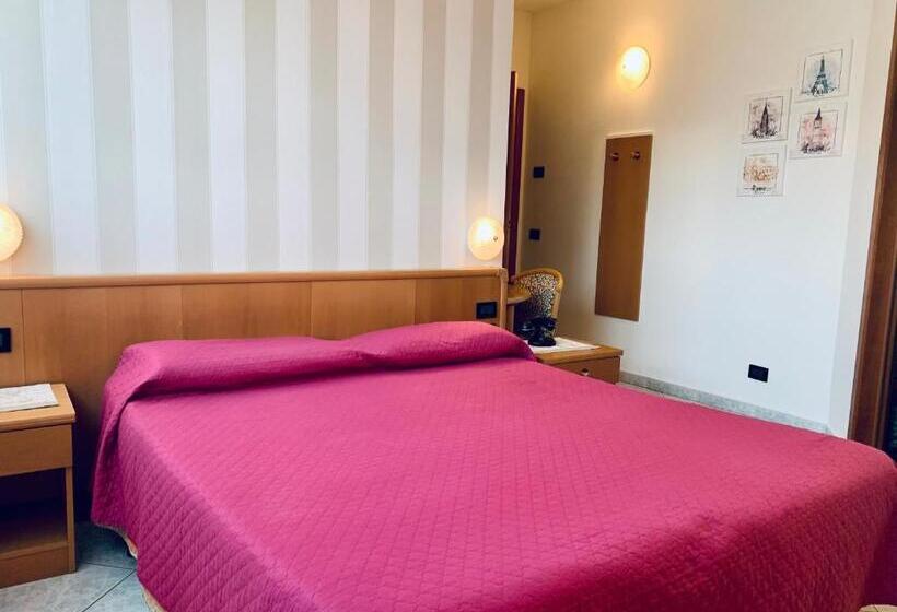 اتاق استاندارد با تخت بزرگ برای معلولان, San Giorgio