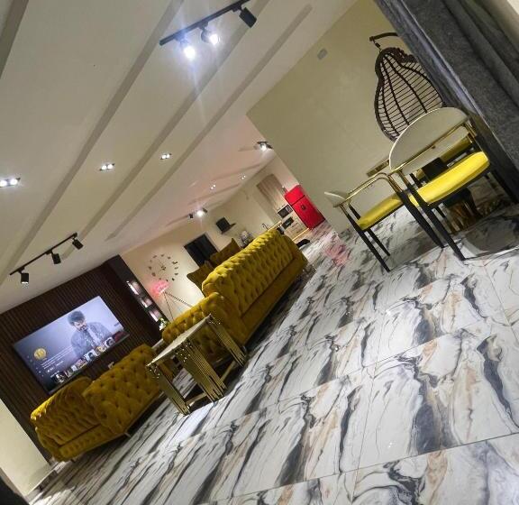 آپارتمان 1 خوابه با چشم‌انداز استخر, 2508 Hotel And Suites