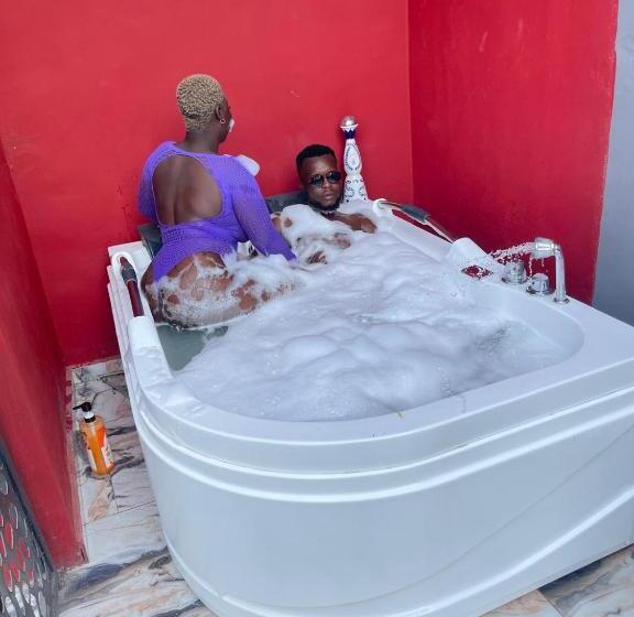 آپارتمان 1 خوابه با چشم‌انداز استخر, 2508 Hotel And Suites
