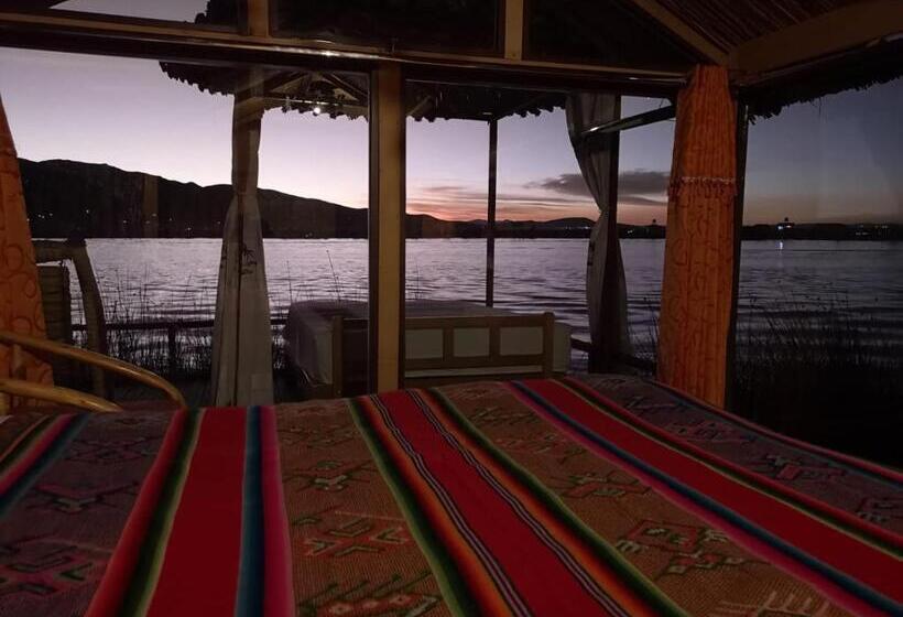 Номер Стандарт Вид на Озеро, Uros Suma Qhota Lodge