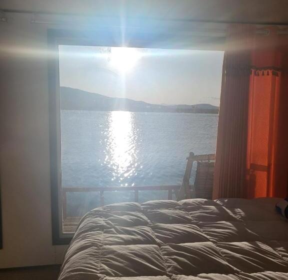 스탠다드 트리플 룸, Uros Suma Qhota Lodge