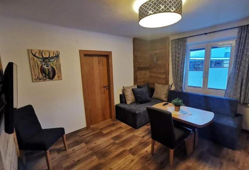 Полулюкс, Flo S Rooms & Breakfast