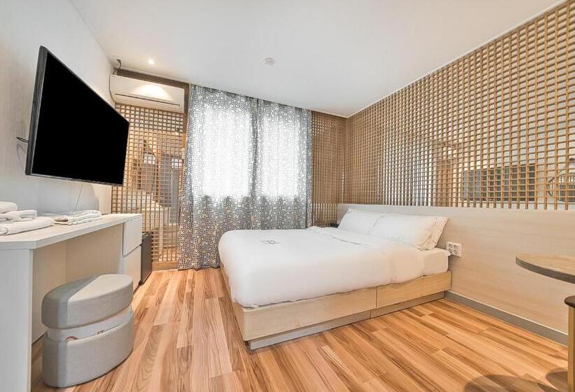 Номер Deluxe, One Stay