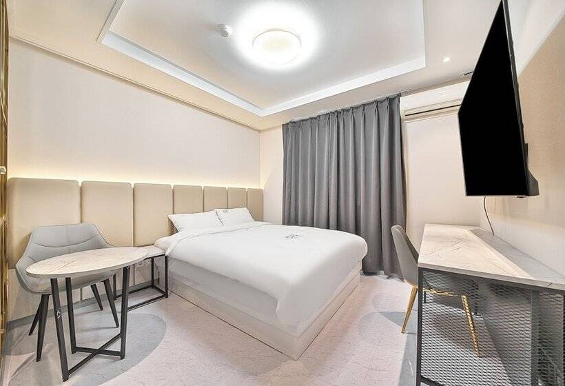 Номер Стандарт, One Stay