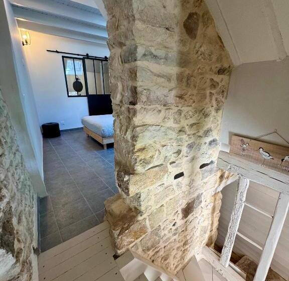 اتاق استاندارد, Maison En Plein Coeur De La Cité Médiévale De Moret Sur Loing Avec Jardin !
