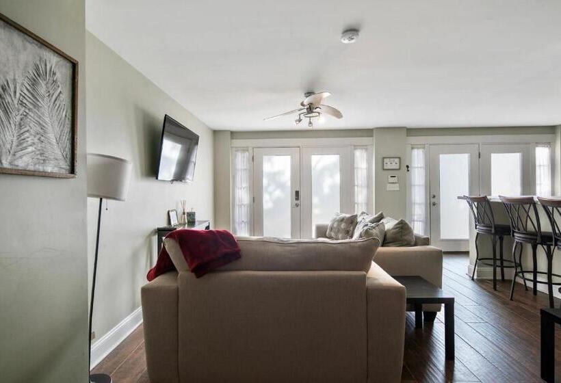 استودیوی استاندارد, Haymount Hideaway