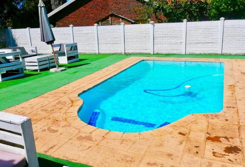 اتاق استاندارد, Swane’s Guesthouse