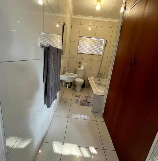 اتاق استاندارد, Swane’s Guesthouse