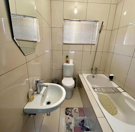 اتاق استاندارد, Swane’s Guesthouse