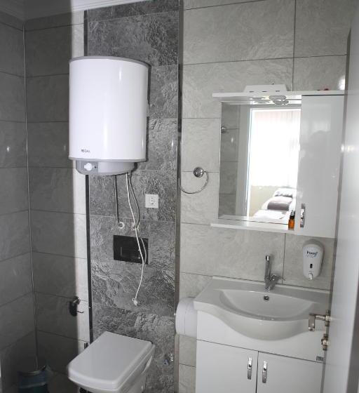 اتاق سه نفره دلوکس با چشم‌انداز دریا, Art Suit Otel