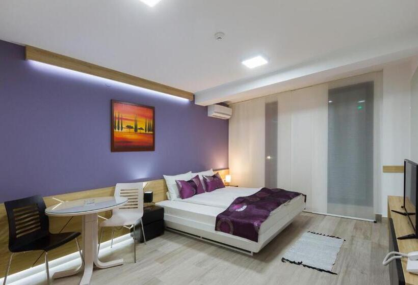 استودیوی استاندارد, B&b Nataly 2