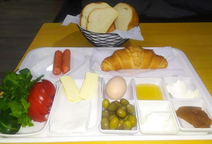 اتاق عادی یک تخته, Cth Baku Hostel