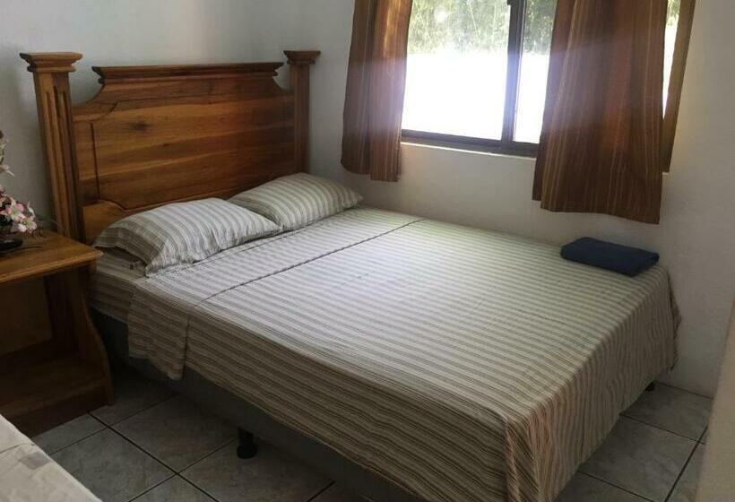 Четырехместный Номер Economy, Villa Prats