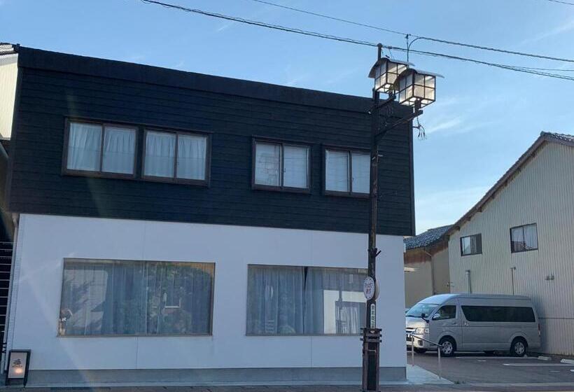 اتاق استاندارد با چشم‌انداز باغ, B&b Neagari