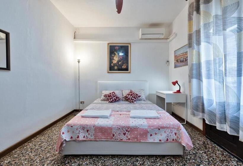 اتاق استاندارد با بالکن, Mahdi Venice Apartment