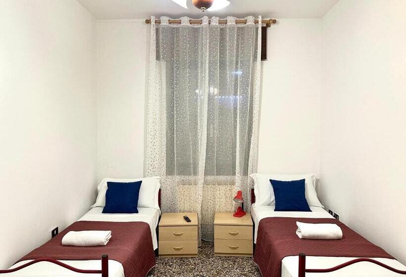 اتاق استاندارد با سرویس بهداشتی مشترک, Mahdi Venice Apartment