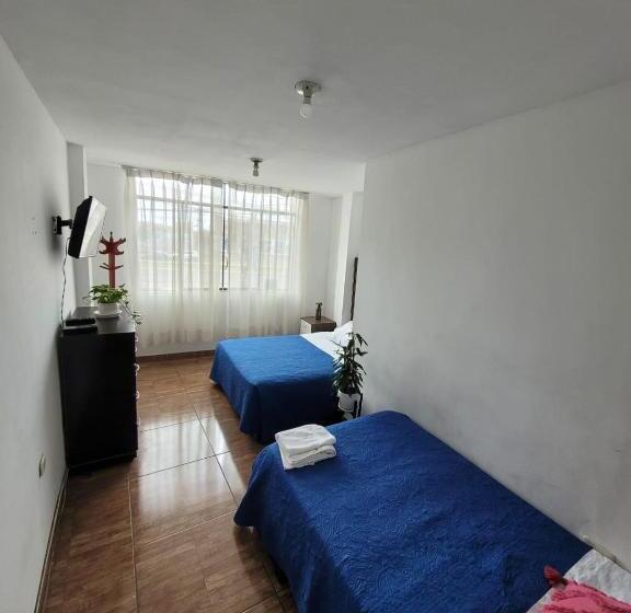 اتاق استاندارد سه نفره, Home Blessed Bayit