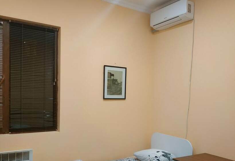 Superior Room, Komitas Avenue Guest House