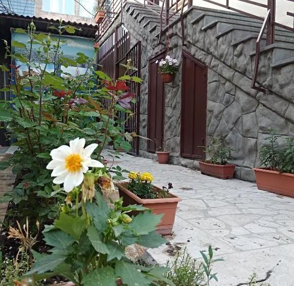 Superior Room King Size Bed, Komitas Avenue Guest House