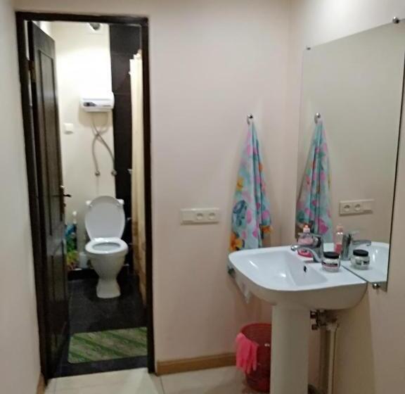 Superior Room King Size Bed, Komitas Avenue Guest House