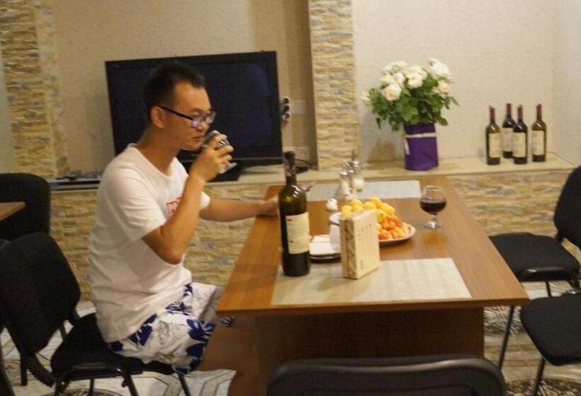 Family Room, Komitas Avenue Guest House